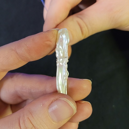 Jennifer Brooks's Glass and Ice Simple Woven Stick Pearl Necklace - , Contemporary Wire Jewelry, Wire Wrapping, Wrapping, Wire Wrapping Jewelry, Wrap the free end around the back side